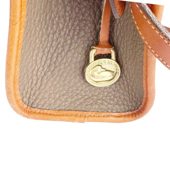 Dooney & Bourke Vintage Medium Essex Bag - Picture 6 of 12